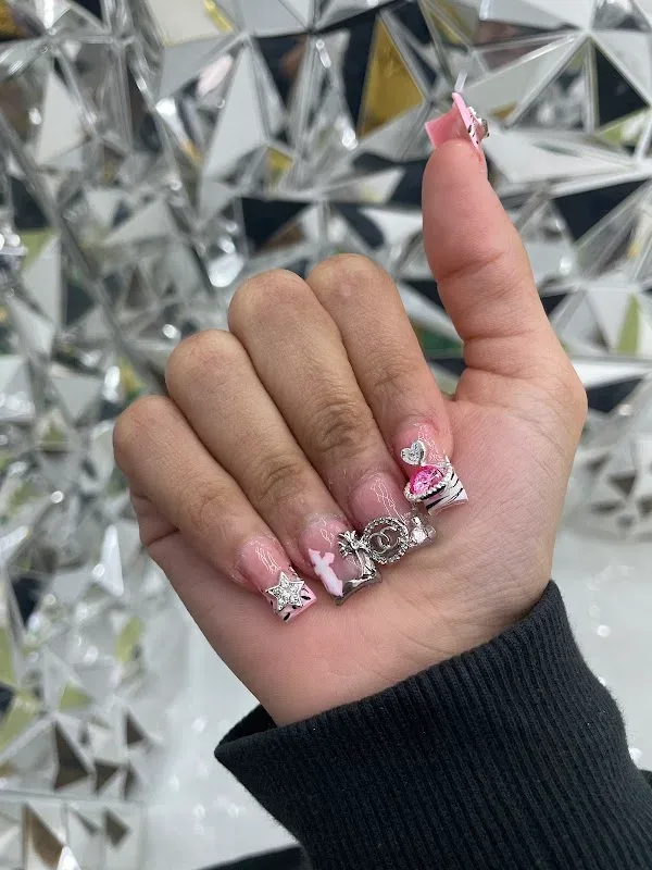 Vella Bella Salon Park & Nail Spa — Nail salon in Houston
